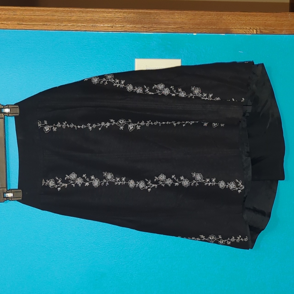 Skirt from loft with flower pattern